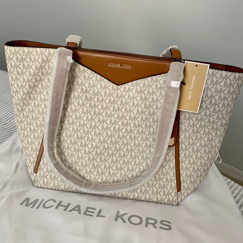 Michael Kors Tote Bag ( Large) - Picture 3 of 5